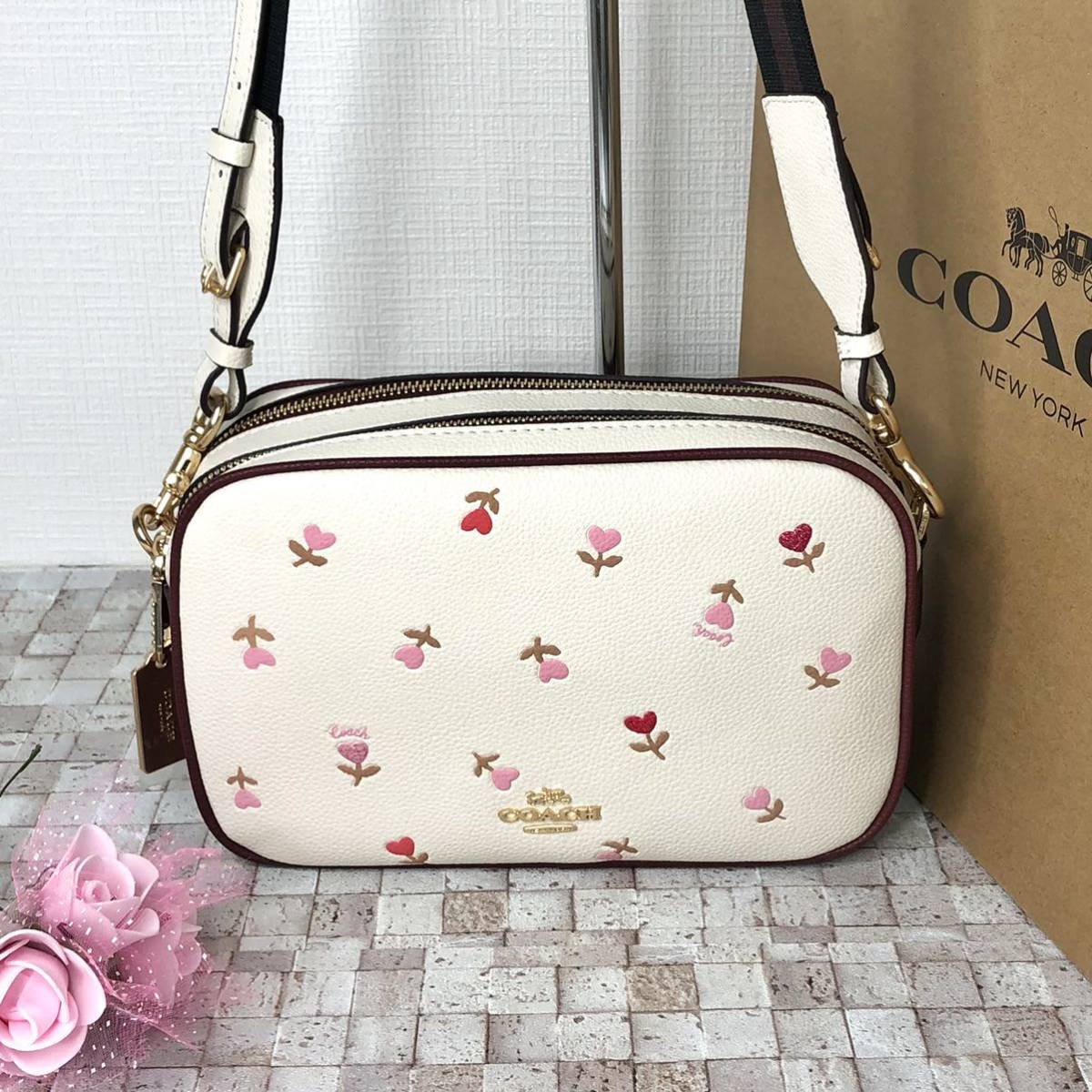 ☆新品・未使用☆COACH ショルダーバッグ ハート 花柄 ホワイト