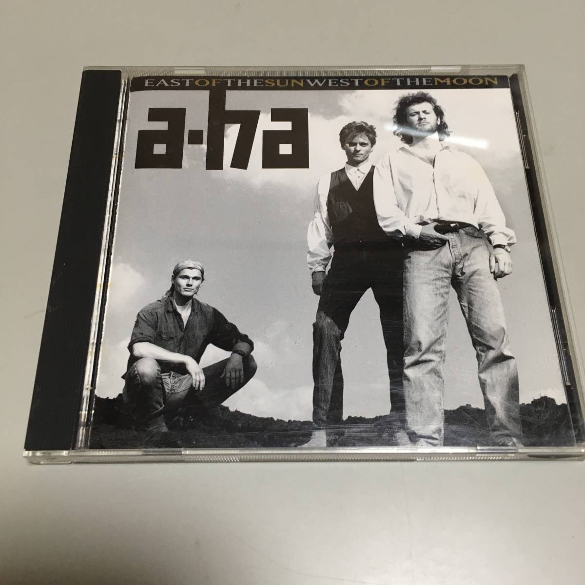 即決　CD a-ha イースト・オブ・ザ・サン、ウエスト・オブ・ザ・ムーン_画像1