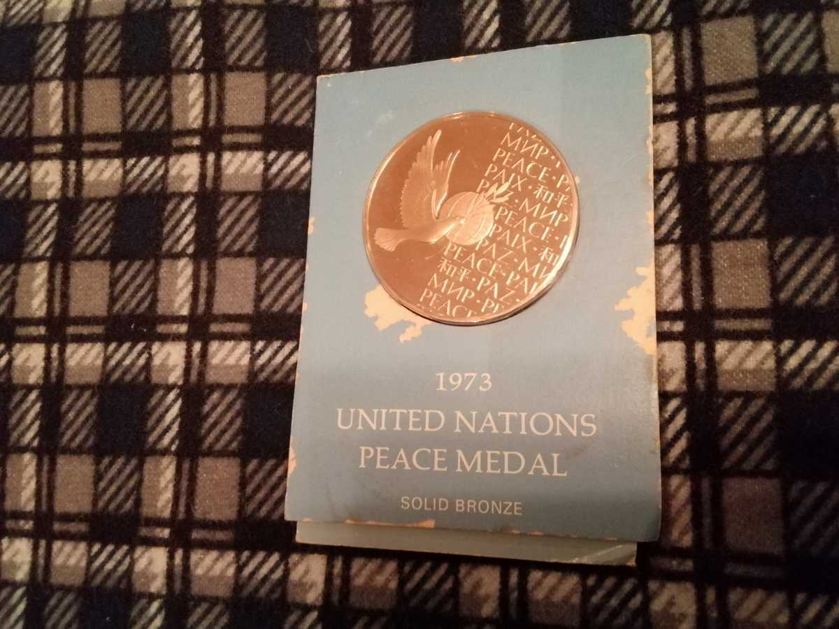 ヤフオク! - メダル 1973 UNITED NATIONS PEACE...