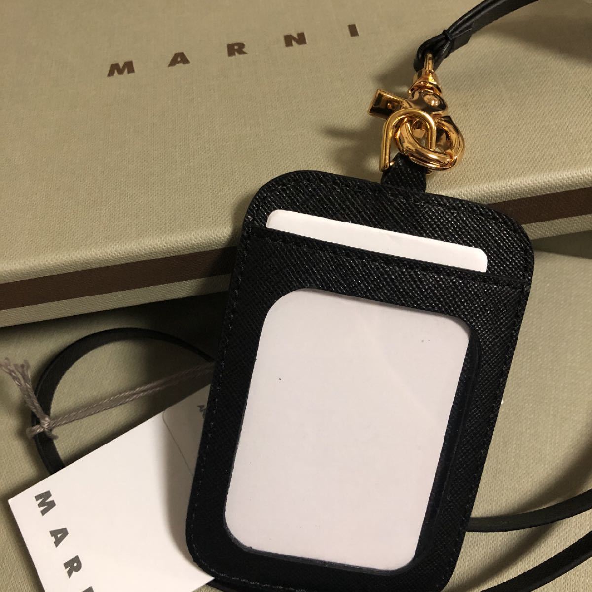 限定　新品未使用タグ付き　マルニ　MARNI 定期ケース　名刺入れ　社員証ケース　ネームホルダー　定期入れ　カードケース　