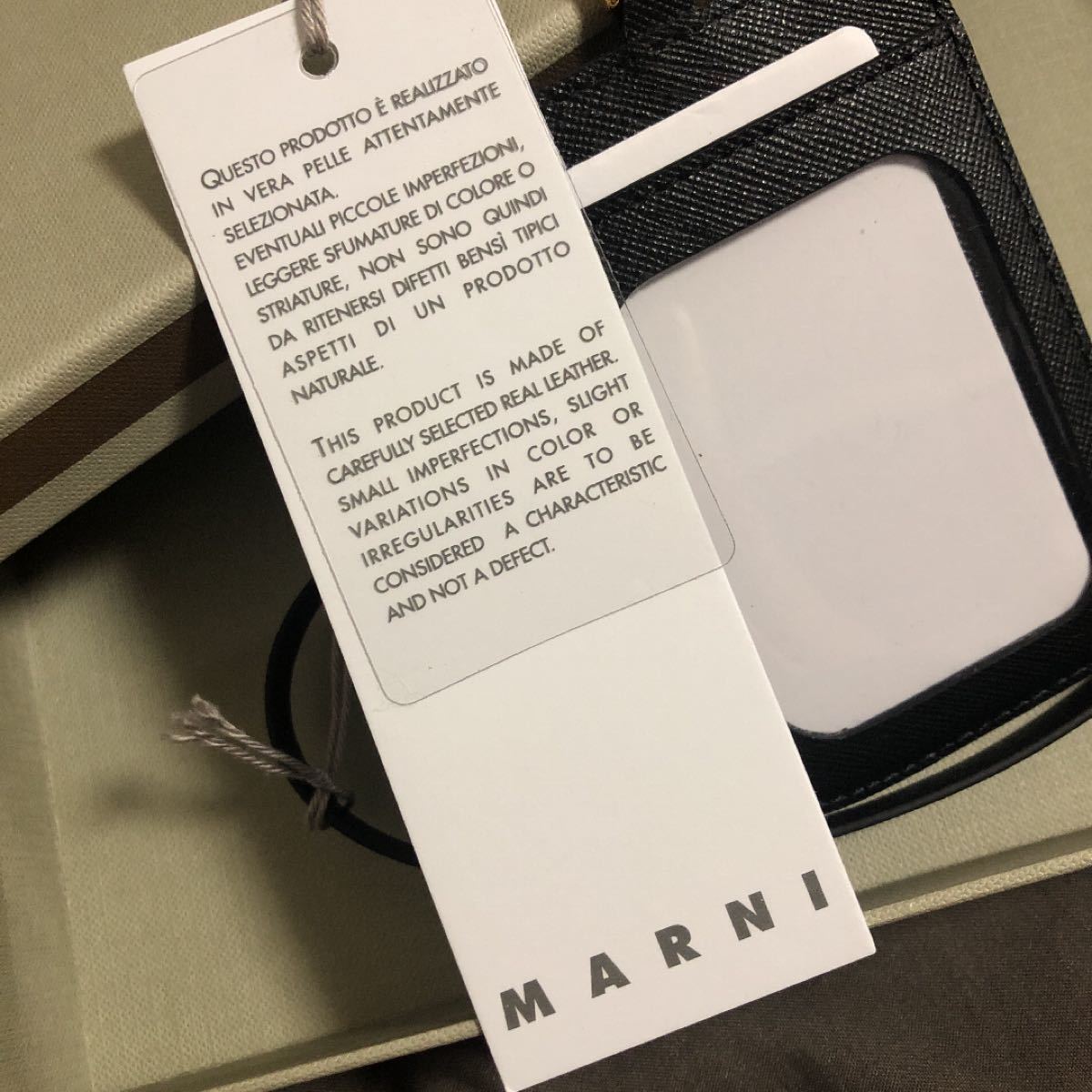 限定　新品未使用タグ付き　マルニ　MARNI 定期ケース　名刺入れ　社員証ケース　ネームホルダー　定期入れ　カードケース　