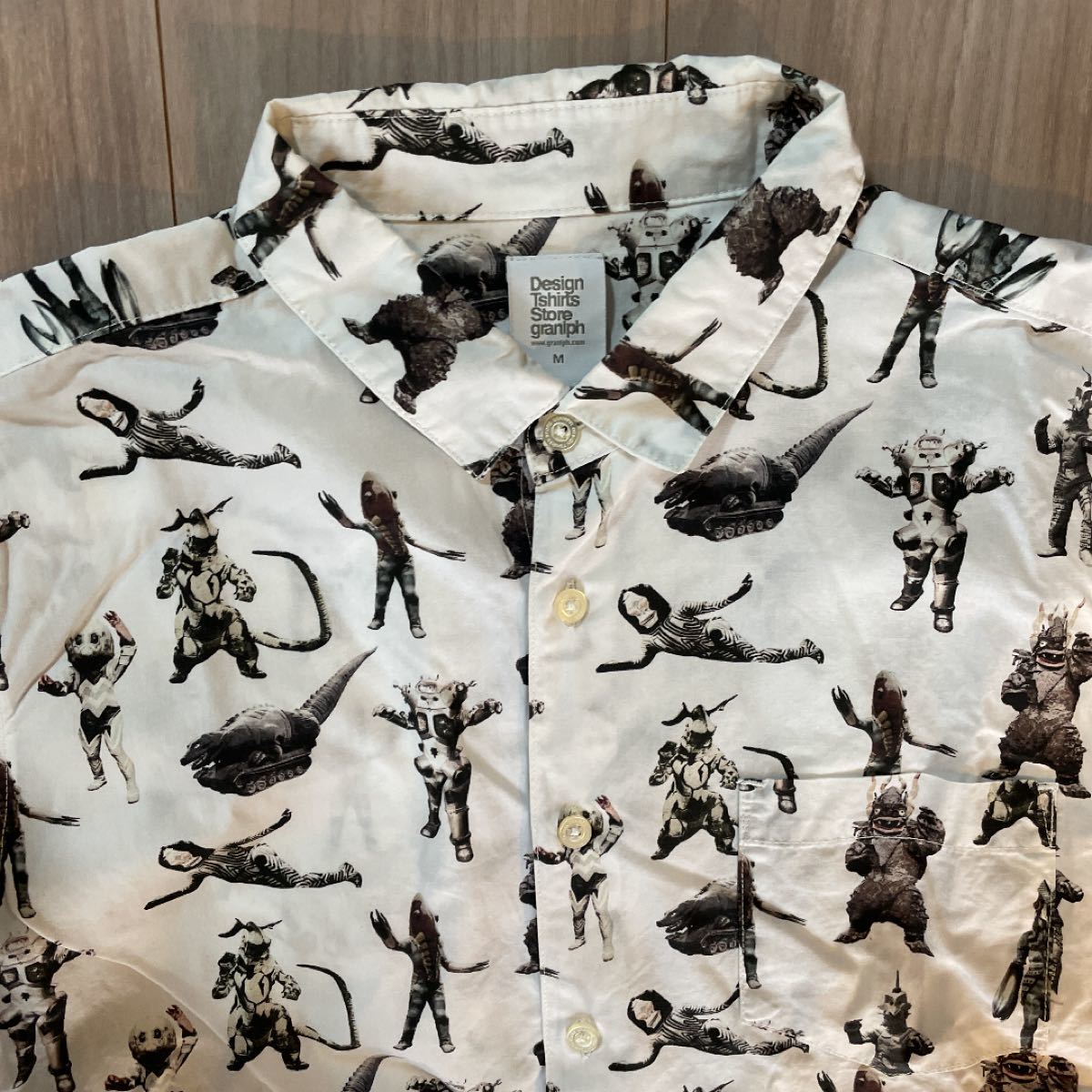 graniph×ウルトラマン 怪獣 総柄シャツ 円谷プロ|Yahoo!フリマ graniph×ウルトラマン 怪獣 総柄シャツ 円谷プロ|Yahoo!フリマ