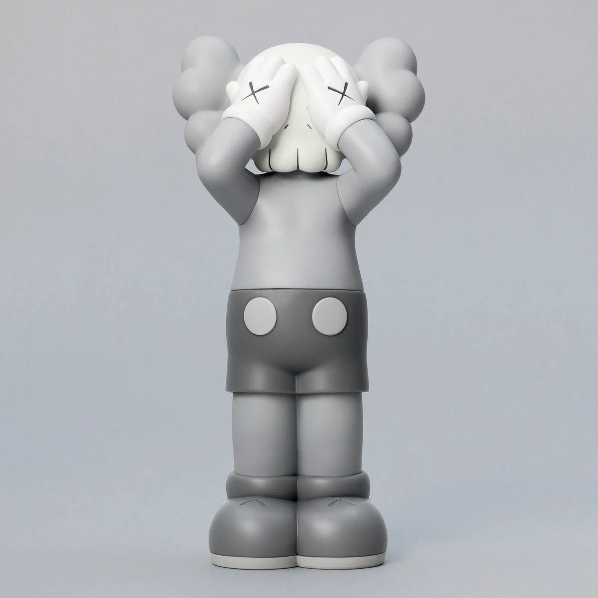 Kaws holiday Japan Tokyo first カウズ ホリデー Kaws holiday Japan Tokyo first カウズ ホリデー