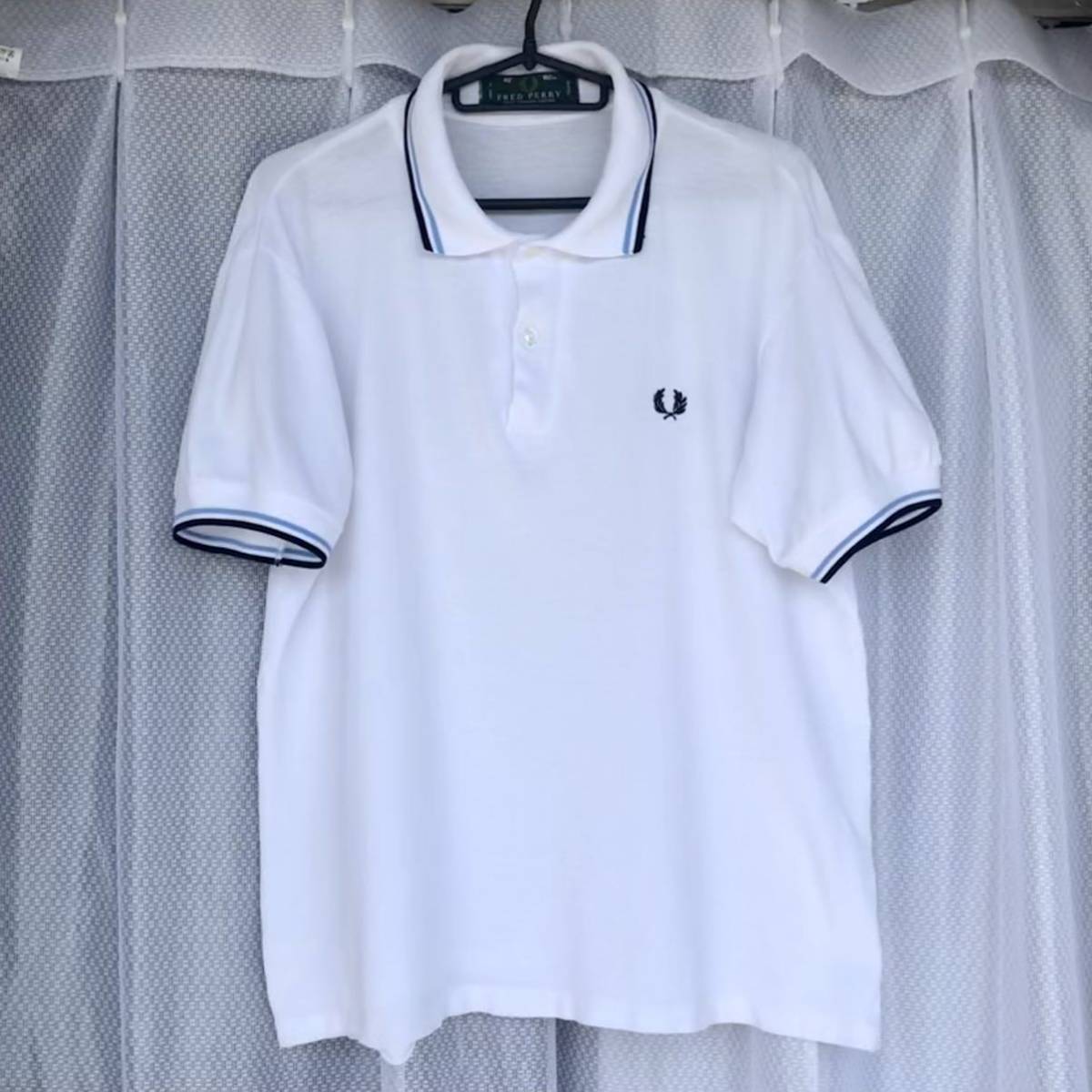英国製】100% COMBED COTTON/90'sヴィンテージ 水色&紺ライン×白 英国製】100% COMBED COTTON/90'sヴィンテージ 水色&紺ライン×白