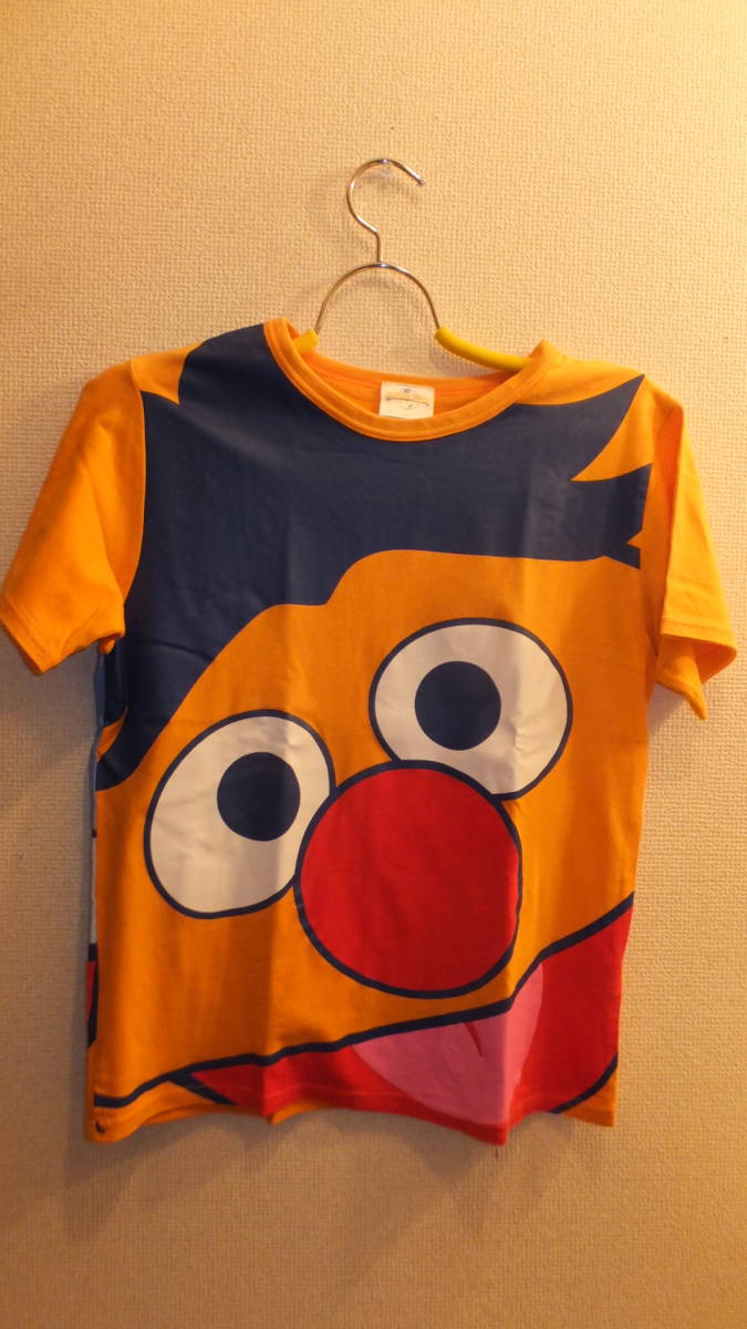☆USJ☆Universal Studios Japan T shirts size S セサミストリート