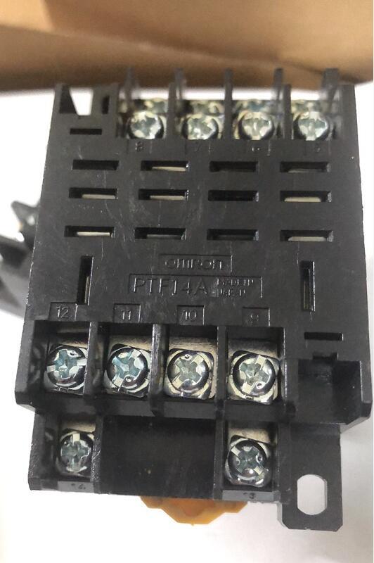 即発送可能】 新品 200個入りセット OMRON オムロン 表面接続ソケット