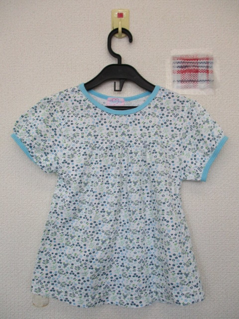 ★CuteBlue 半袖Tシャツ 小花柄 パフスリーブ 白×水色（１３０）_画像1