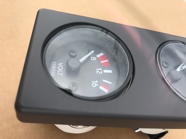 ヤマハ ディーゼルエンジン用メーター 油圧計、電圧計コンビ パーツ ヤマハ ディーゼルエンジン用メーター 油圧計、電圧計コンビ パーツ