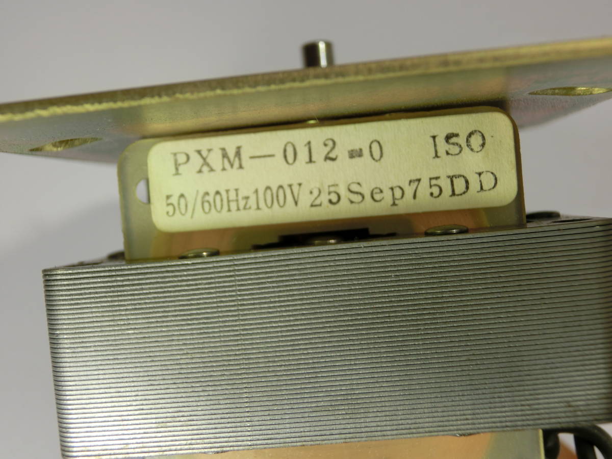 rmk75 送料520円 PIONEER PL-A215S 付属 モーター 基盤 動作未確認 パイオニア PXM-012-0 レコードプレーヤー 部品 ジャンク出品_画像5