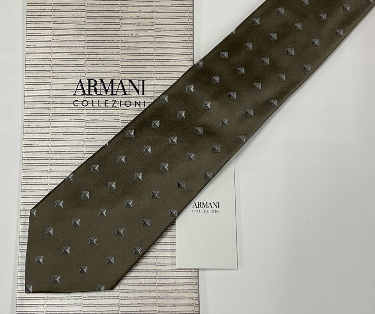 アルマーニ　ネクタイ 4a06A　新品 タグ付　専用ケース無し　ご自身用に如何ですか　ARMANI　小紋柄_タグ付き新品！アルマーニならではの高級感