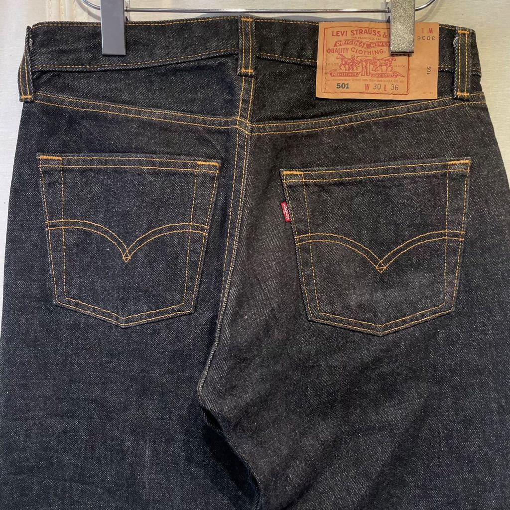 希少】90s Levi''s 501 USA製 先染め ブラックデニム イエロー 希少】90s Levi''s 501 USA製 先染め ブラックデニム イエロー
