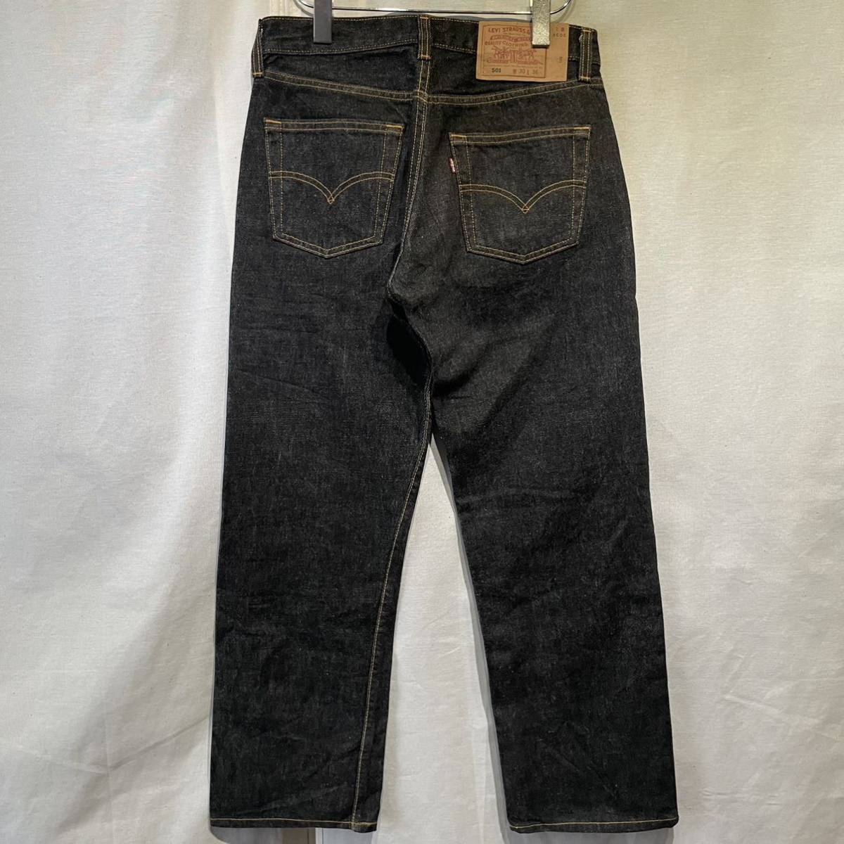 希少】90s Levi''s 501 USA製 先染め ブラックデニム イエロー 希少】90s Levi''s 501 USA製 先染め ブラックデニム イエロー