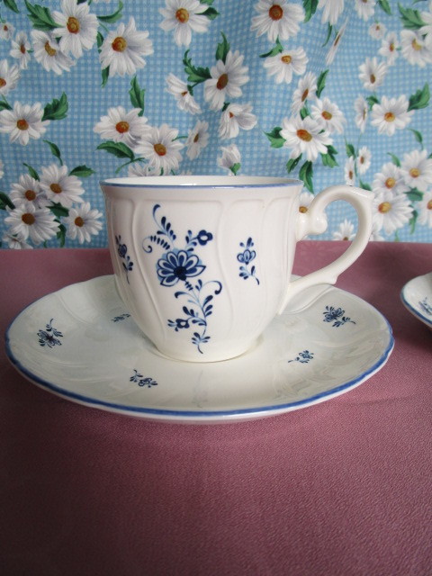 A　ＮＯＲＩＴＡＫＥ「ノリタケ（ＣＲＡＦＴＯＮＥ）★ブルーの花模様のペアカップ＆ソーサー」～箱なし　日本製　カップが小さめです