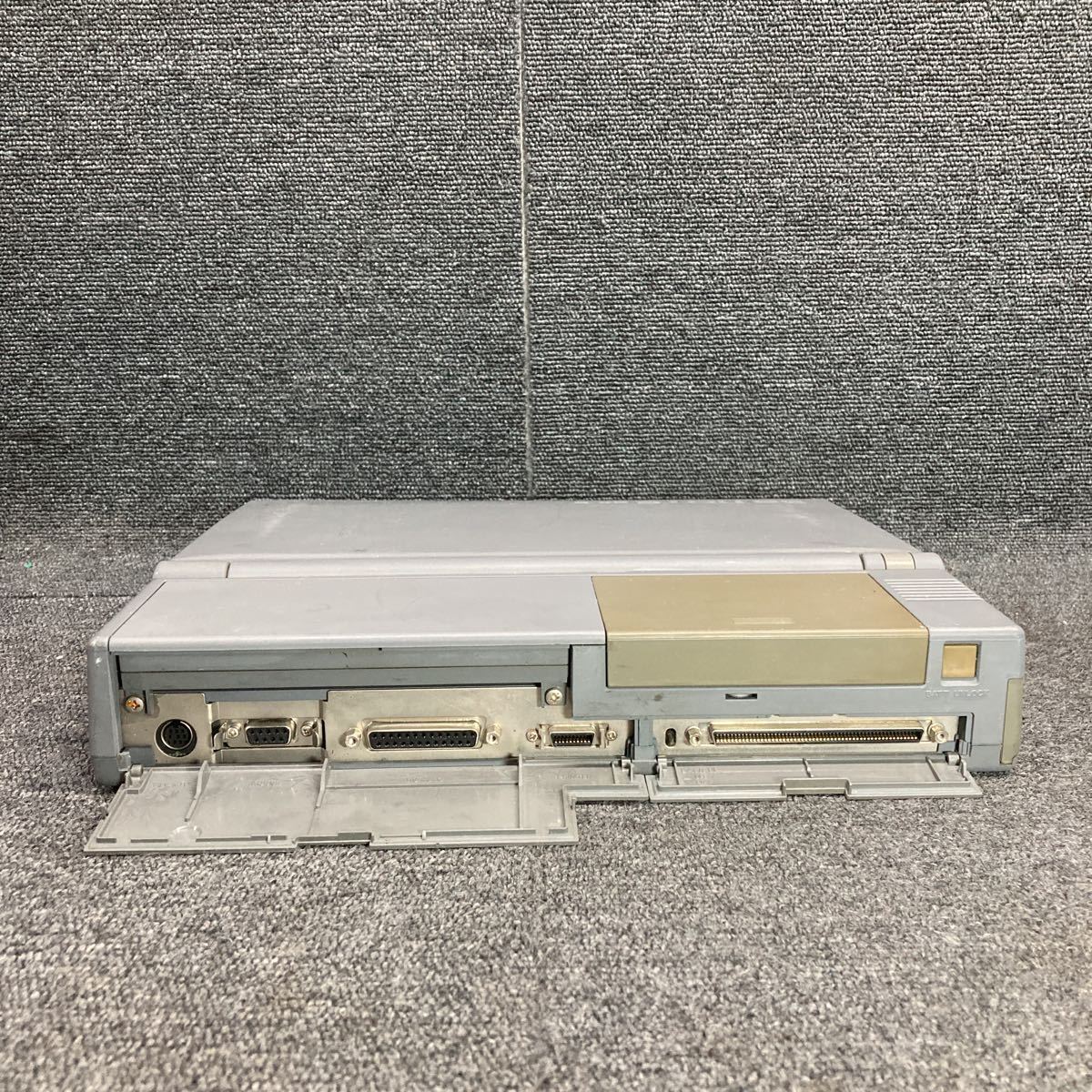 MM98-180 激安 PC98 ノートブック NEC PC-9801NS/E 通電OK ジャンク　同梱可能_サビあり