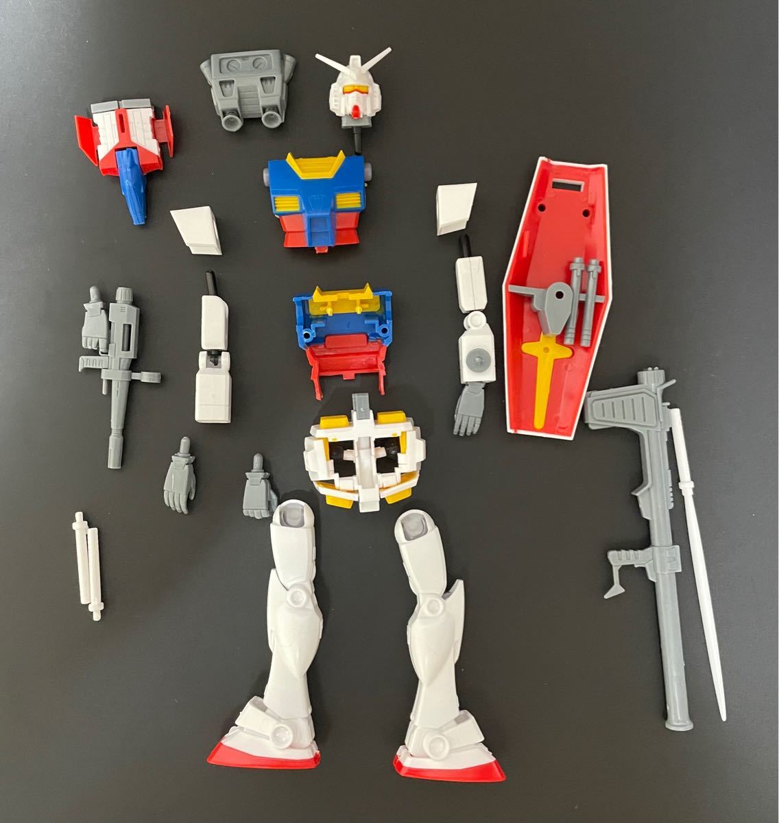 ガンプラ ガンダム 1/144 HG 組立済 完成品 ジャンク 旧キット ガンプラ ガンダム 1/144 HG 組立済 完成品 ジャンク 旧キット