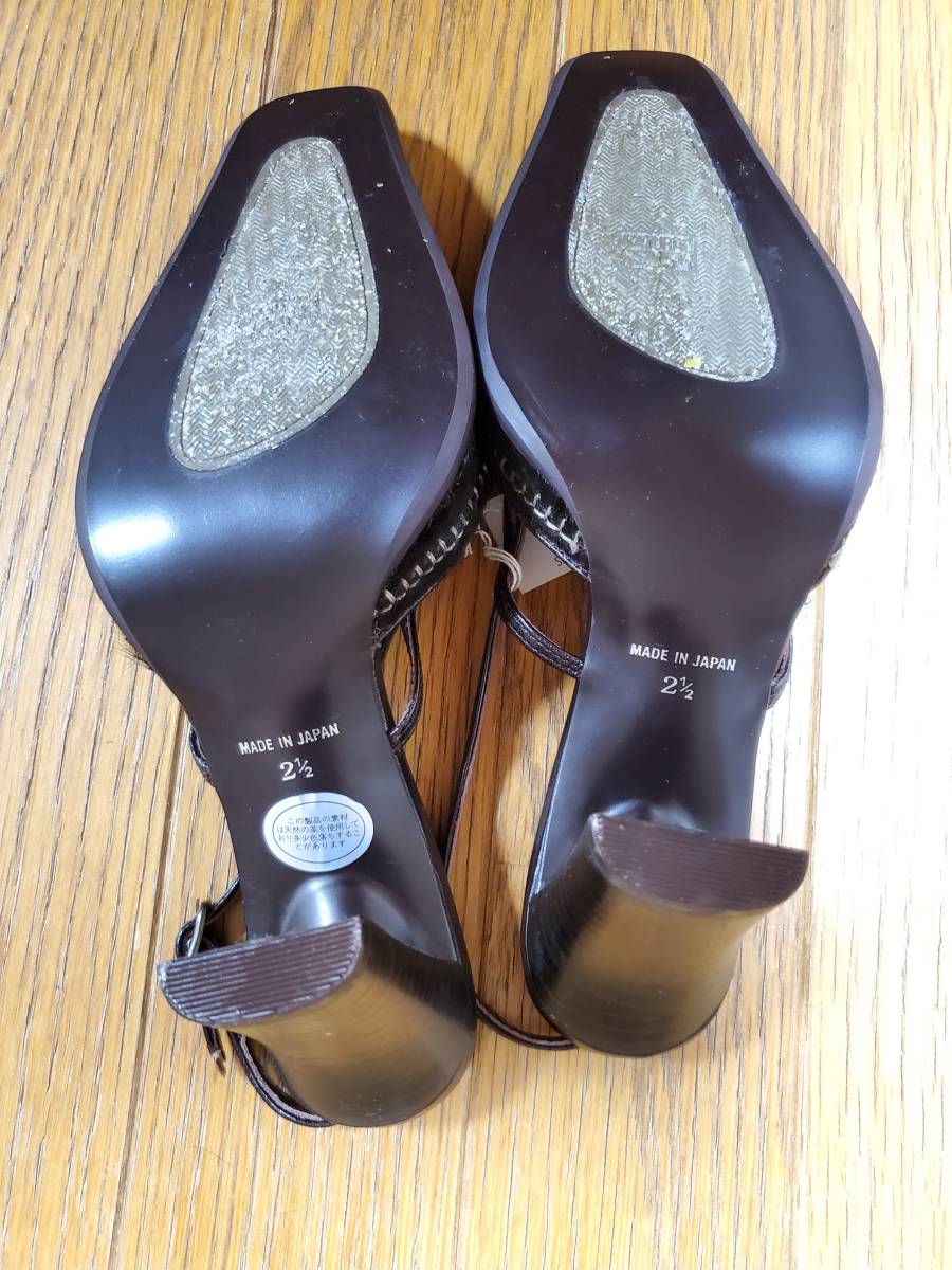 ◆未使用新品◆NATURAL　BEAUTY バックベルトデザイン レザー 22.5cm婦人靴_画像3