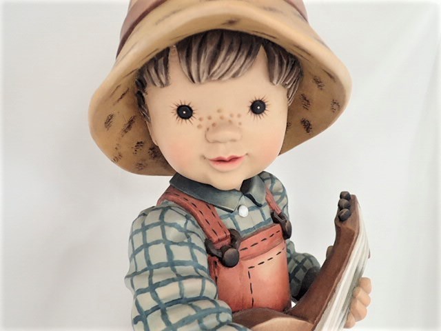 9086[TS]■ANRIアンリ■Sarah Kay（サラ・ケイ）/木彫り 人形 置物 H::約45ｃｍ/Boy with Banjo/男の子 少年 楽器 バンジョー ギター_画像5