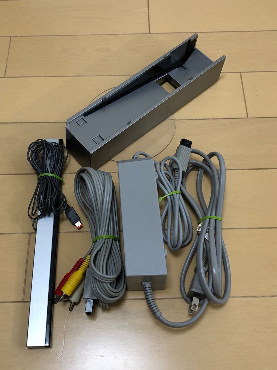 ニンテンドー　Wii 白　DLソフトあり　動作確認済み