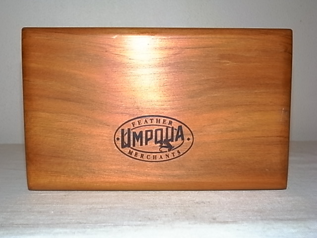 ***　Rare UMPQUA New Fly Box With ５0 Flies For Collectors　*** 　_画像3