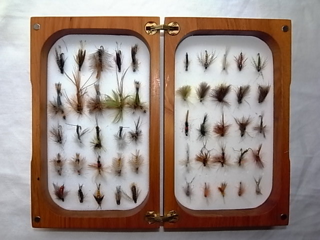 ! ! !　Rare UMPQUA New Fly Box With ５0 Flies For Collectors　! ! ! _画像1