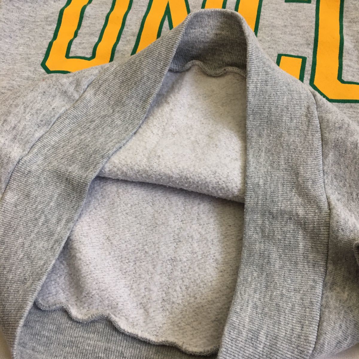 ビンテージ 80s【カレッジ】ロゴ レアサイズ UNCC SWEAT USA製 S スウェット 古着 ラグラン アメカジ 霜降り トレーナー 学校 黄 緑_画像8