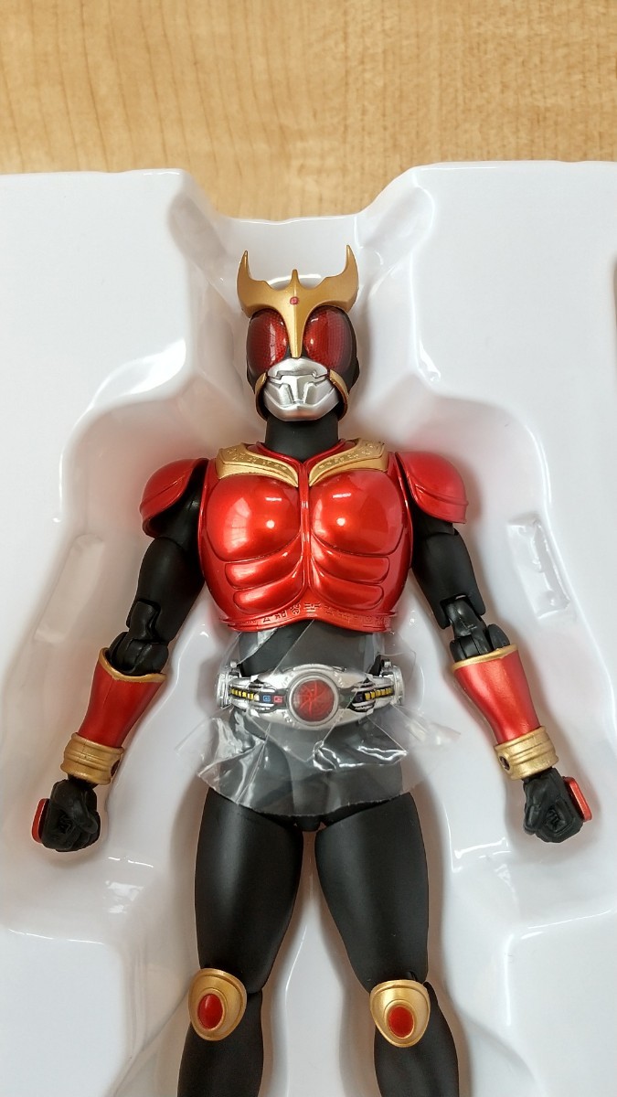 【未使用品】s.h フィギュアーツ 仮面ライダークウガ 真骨彫製法 マイティフォーム ディケイド版 Figuarts