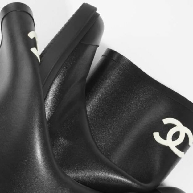 入手困難シャネル CHANEL レインブーツ ブラック サイズ40 顧客 入手困難シャネル CHANEL レインブーツ ブラック サイズ40 顧客