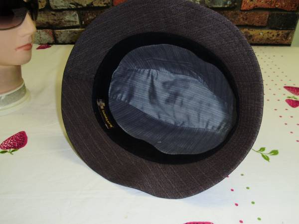 3zh* pinstripe soft hat hat * tea *{ last. 1 point }