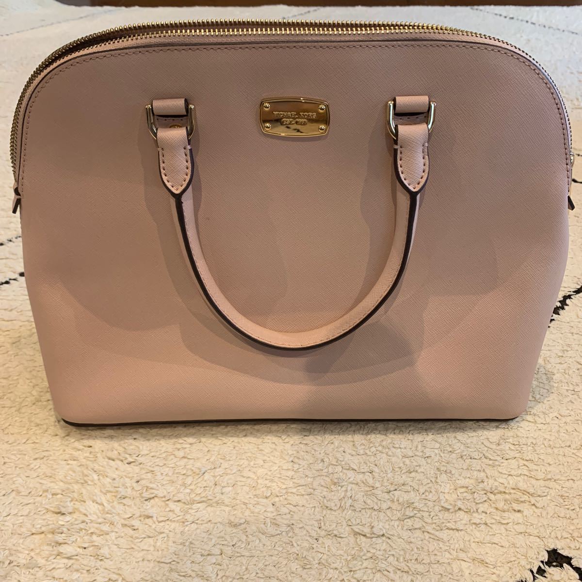 MICHAEL KORS(マイケルコース)新品同様の鞄です。値下げしました★☆これ以上下げれませんm(__)m