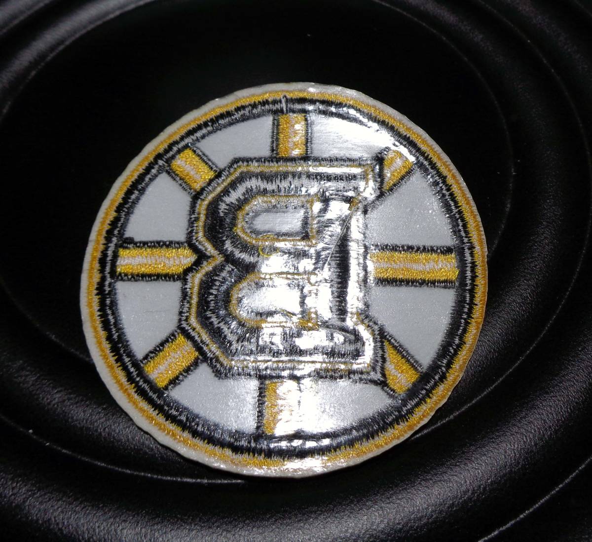 円型Bロゴ◆新品未使用　NHL　ボストン・ブルーインズBoston Bruinsアイスホッケー　 刺繍ワッペン （パッチ）◆　◎アメリカ　スポー_画像4