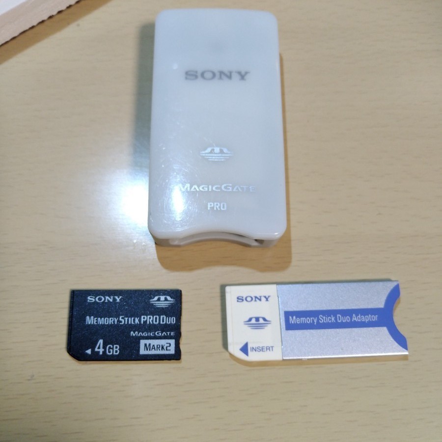 SONY メモリースティックカードリーダー +MSDuo 4GB magicgate SONY メモリースティックカードリーダー +MSDuo 4GB magicgate