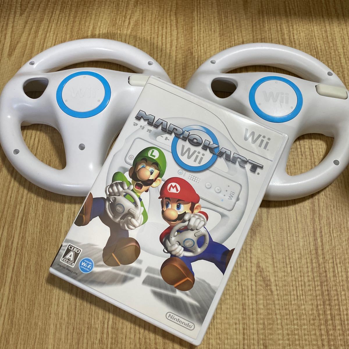 マリオカートWiiとWiiハンドル2個セット