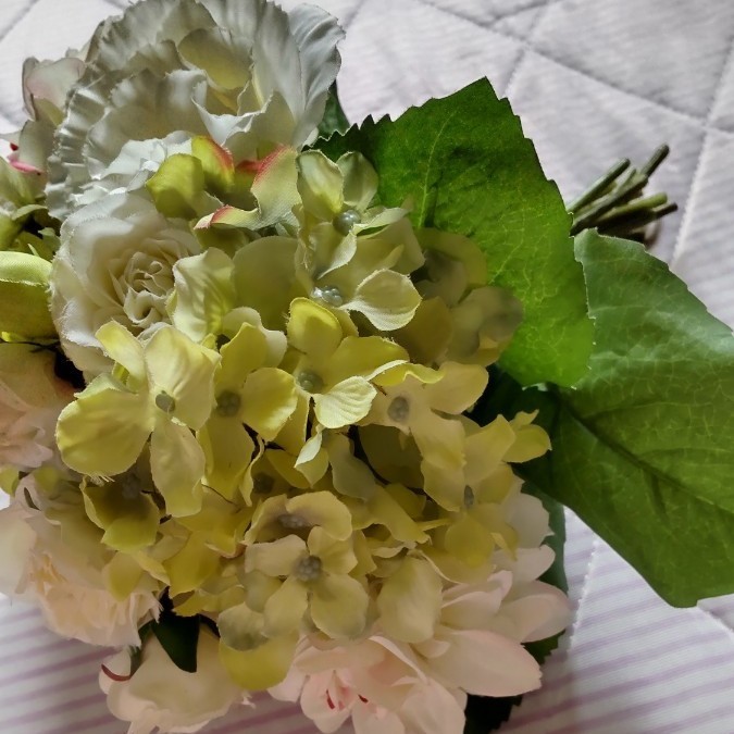 Paypayフリマ 花束ブーケ 造花 グリーン系ナチュラルカラー 紫陽花 トルコ桔梗など フラワー Paypayフリマ 花束ブーケ 造花 グリーン系ナチュラルカラー 紫陽花 トルコ桔梗など フラワー