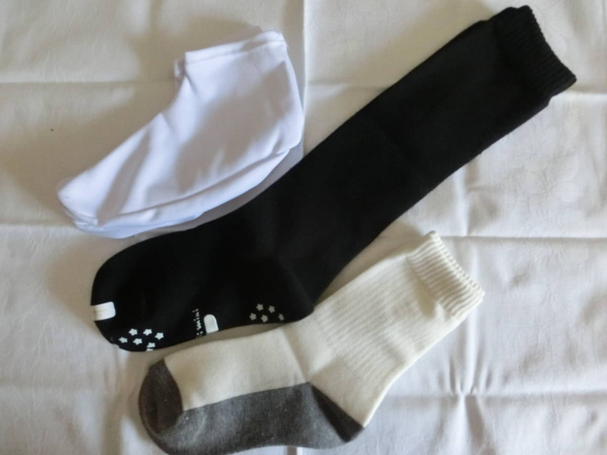 ★未使用 靴下 12～15ｃｍ 黒ハイソックス・白ソックス クリックポストの画像3