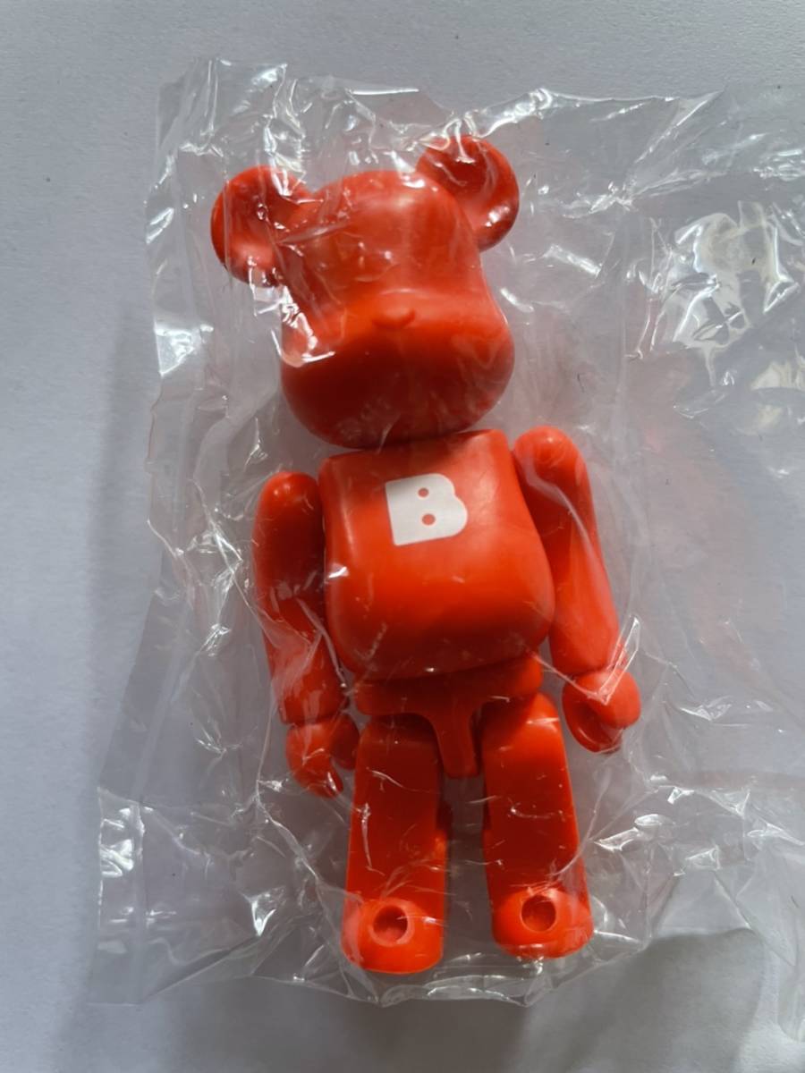 BE@RBRICK シリーズ7 BASIC 「 小B 」100% ベーシック　ベアブリック　MEDICOM TOY　メディコムトイ_画像1