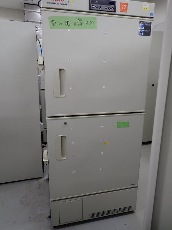 偉大な A【棚埼玉イ飯030708-14】バイオメディカルフリーザー　MDF-U537(85X80X180)　SANYO 100V 50/60Hz 452リッター 冷凍冷蔵庫