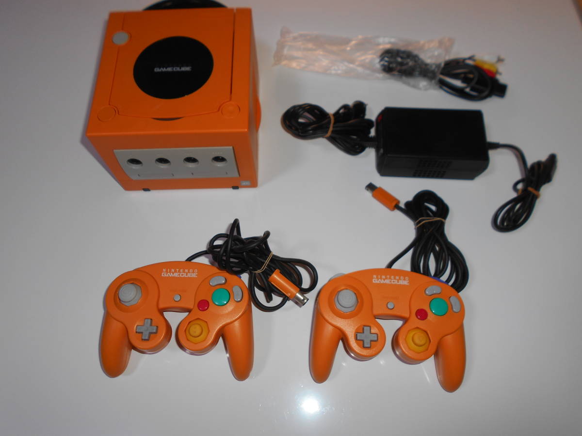 清掃動作品 本体 オレンジ　DOL-001 電源コード DOL-002 コントローラー　DOL-003 任天堂 ＡＶケーブル（社外新品）GC　ゲームキューブ