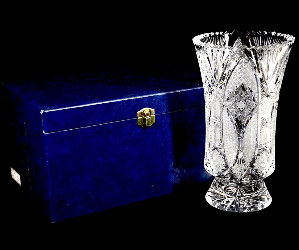 ビンテージ　チェコスロバキア　ボヘミアクリスタルガラス　ハンドカットフラワーベース　500PK　花瓶　共箱 直径13㎝ 高さ23cm　HYK