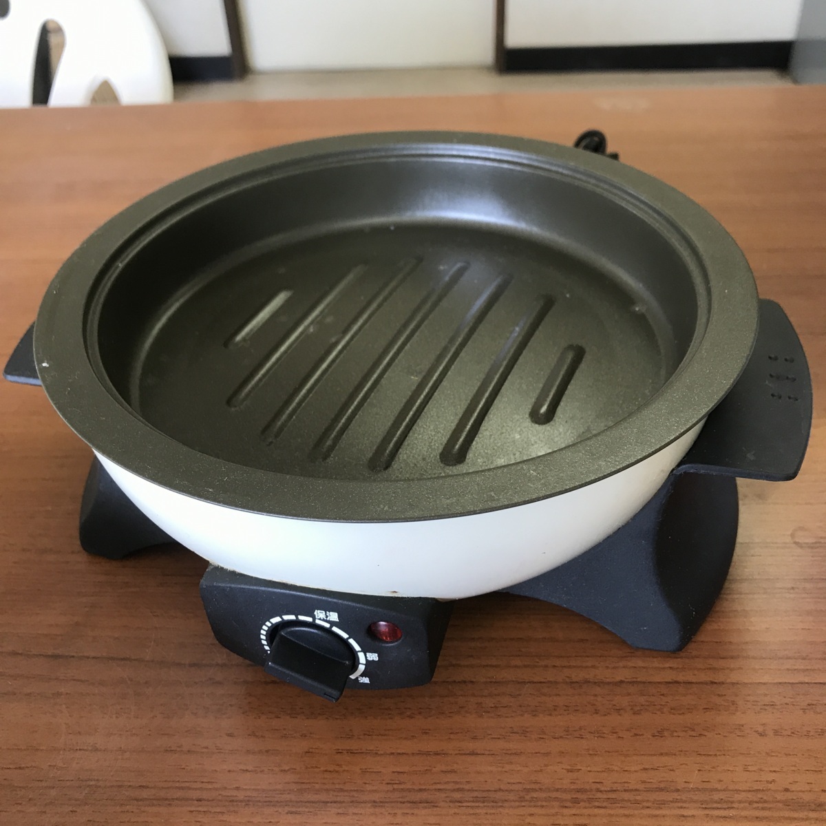 動作確認済■GRILL PAN 卓上 電気グリル鍋 1.9L 煮る。焼く、蒸す　蓋無し 調理器具 家電 焼肉 ホットプレート フライヤー_画像9