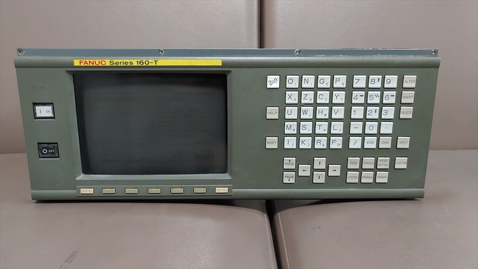 FANUC 160-T 操作パネル CRT MDI 操作盤 モニター 制御 A02B-0120-C051