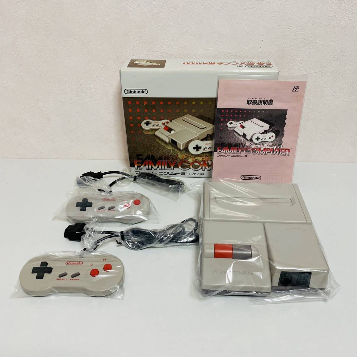 美品】Nintendo 任天堂 ファミリーコンピュータ 本体 HVC-NFF AV仕様