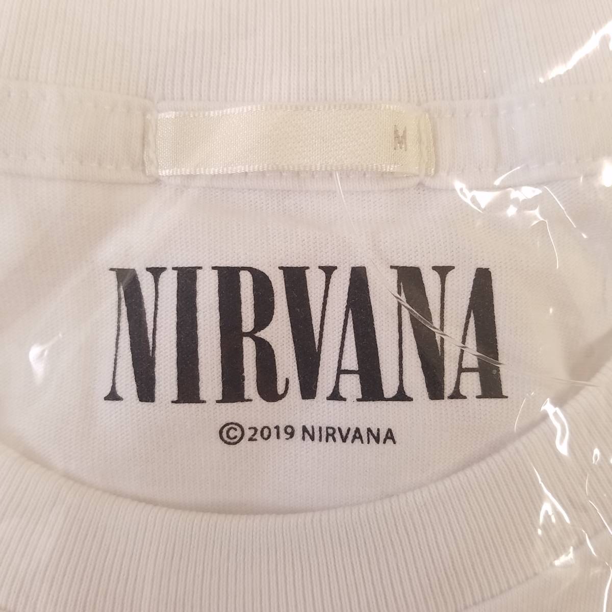 魅惑のバンドT特集! 新品未開封『GU(ジーユー) × NIRVANA(ニルヴァーナ)』グラフィックTシャツ(半袖) ホワイト M／カートコバーン ロックT_画像2