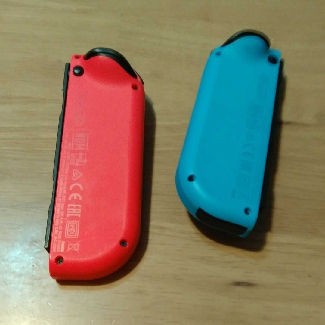 Joy-Con ニンテンドースイッチ Switchジョイコン 良く見ると Joy-Con ニンテンドースイッチ Switchジョイコン 良く見ると