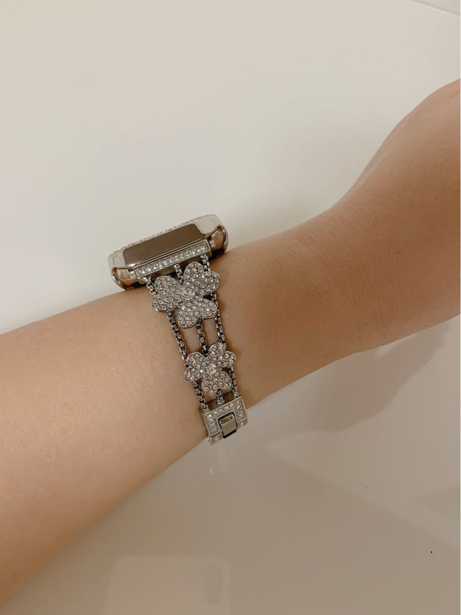 PayPayフリマ|Apple Watch クローバーベルト シルバー キラキラフラワー チェーンベルト 38mm/40mm ストーンケースセット PayPayフリマ|Apple Watch クローバーベルト シルバー キラキラフラワー チェーンベルト 38mm/40mm ストーンケースセット
