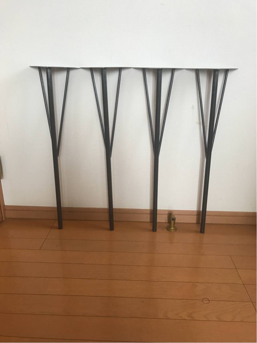 【新製品】テーブルのアイアン脚4本1組高さ約68センチ 机 直角 丸鋼支え棒 φ9。_画像1