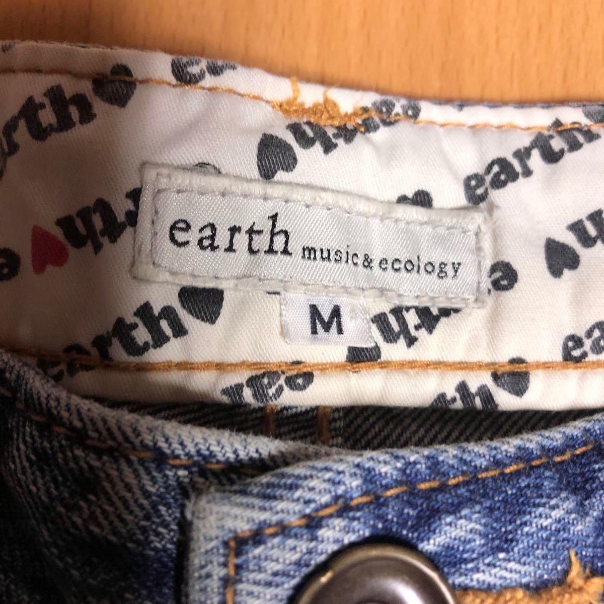 4 再々値下げ　earth music & ecology デニムショートパンツ　Ｍサイズ