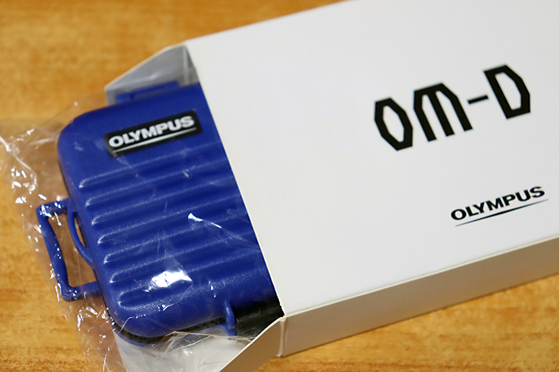 オリンパス OLYMPUS ロゴ入り microSD/SDカード メディアケース 新品 未使用 R00009_画像1