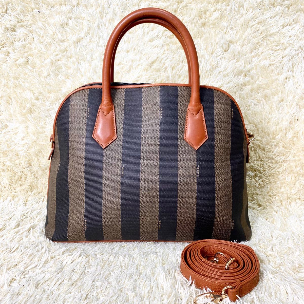PayPayフリマ|【極美品】 FENDI フェンディ ショルダーバッグ トートバック ハンドバッグ 2way PVC カーキ FFロゴ ペカン PayPayフリマ|【極美品】 FENDI フェンディ ショルダーバッグ トートバック ハンドバッグ 2way PVC カーキ FFロゴ ペカン