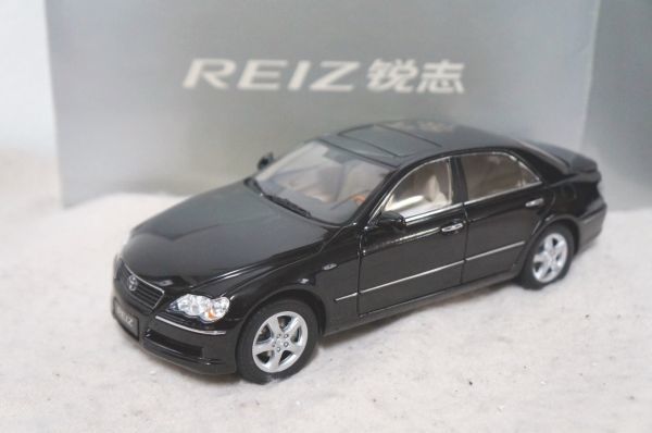 トヨタ REIZ 1/18 ミニカー 黒 マークX