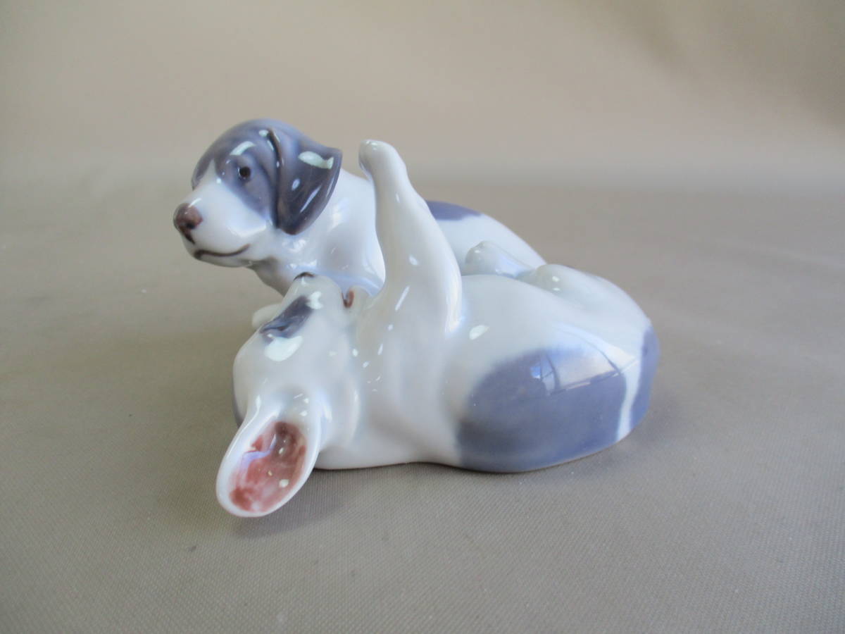 ロイヤルコペンハーゲン 2000 イヤーフィギュリン ポインターパピー 仔犬 w006 ロイヤルコペンハーゲン イヤーフィギュリン2000